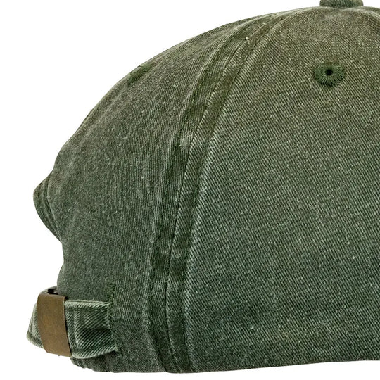 Cap buckle detail