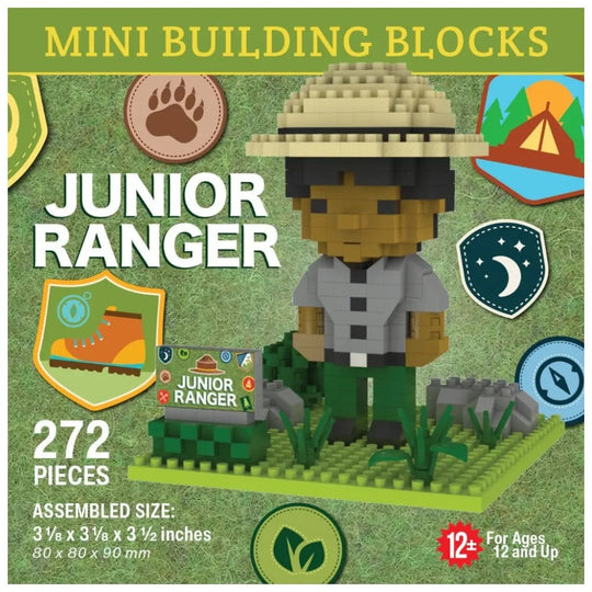 Mini building blocks set for Junior Ranger with character and badges on a green background