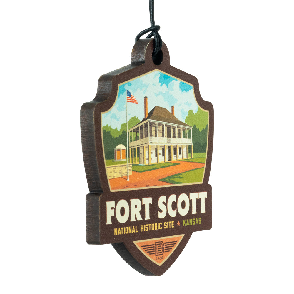 Decorative ornament for Fort Scott National Historic Site with a house illustration and text.