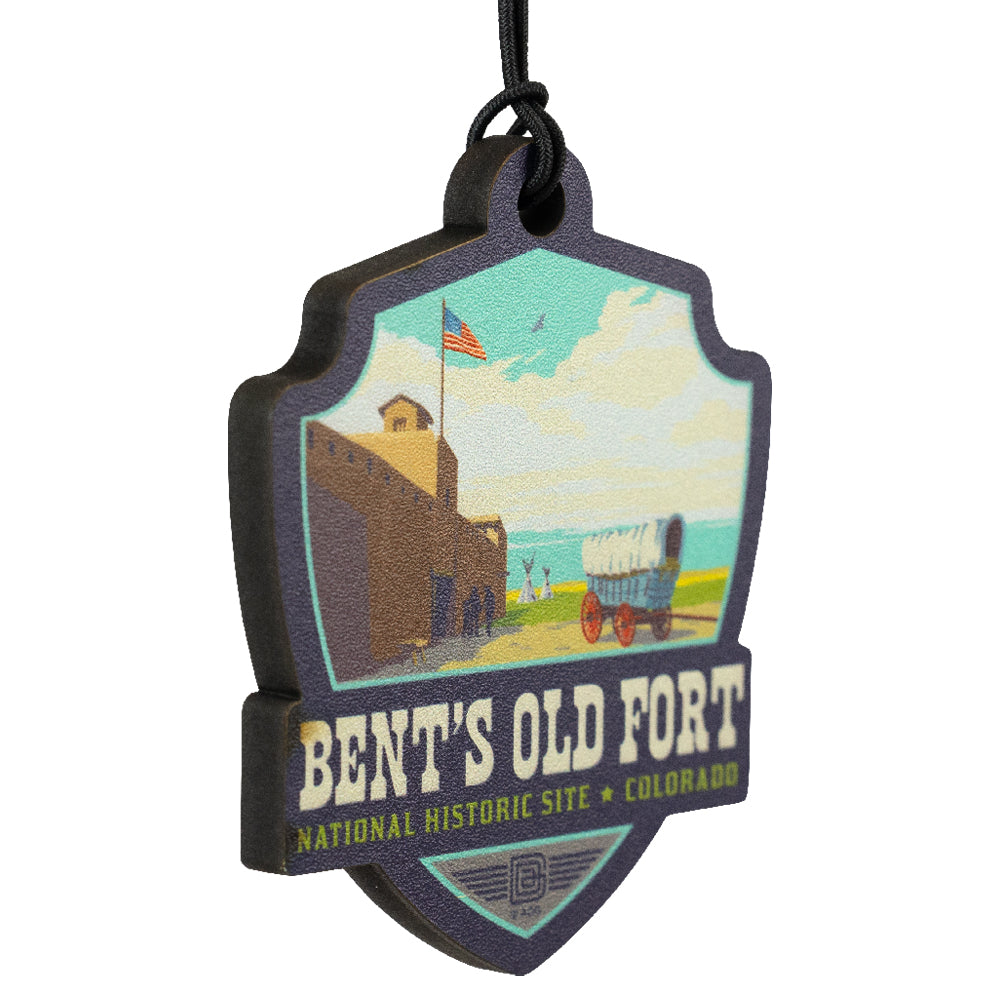 Badge-shaped ornament with illustration of Bent's Old Fort National Historic Site in Colorado