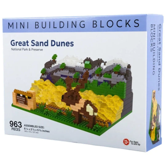 Box of mini building blocks themed 'Great Sand Dunes' with a model on the front.