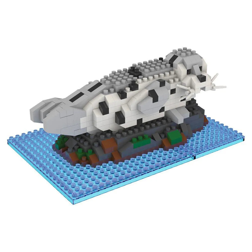 Mini building block set shaped like a harbor seal on a blue baseplate with a white background.